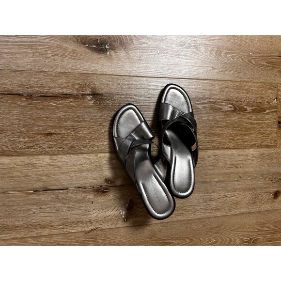 Caressa Size 10M Metallic Silver Strappy Wedge Sandals - Picture 15 of 16